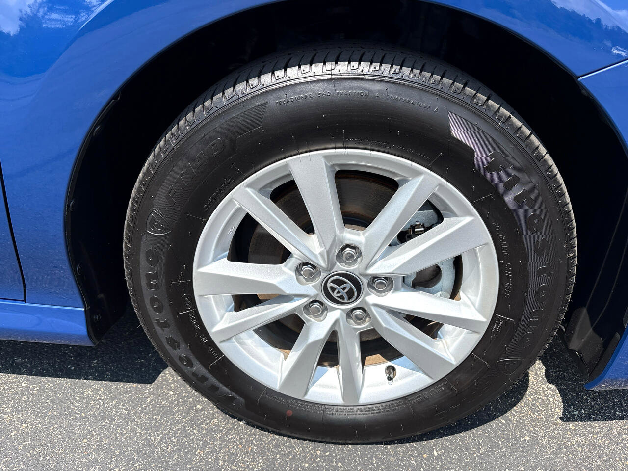 Used 2025 Toyota Camry LE image 12