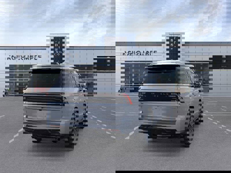 New 2026 Lincoln Navigator Reserve image 8