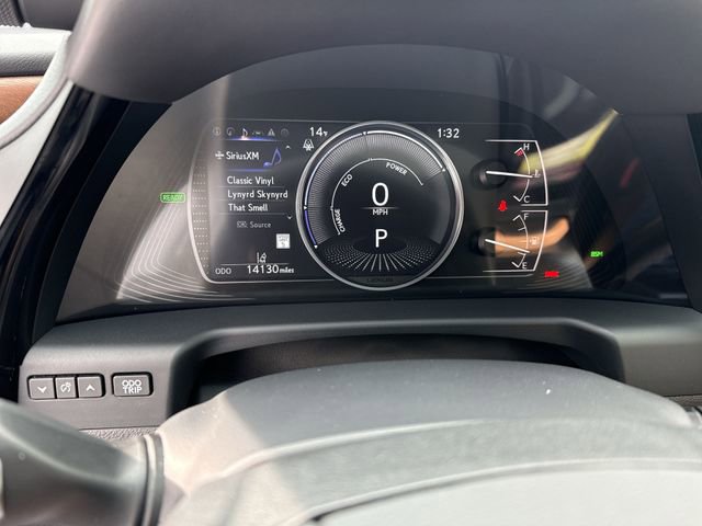 Used 2024 Lexus ES 300h w/ Premium Package image 12