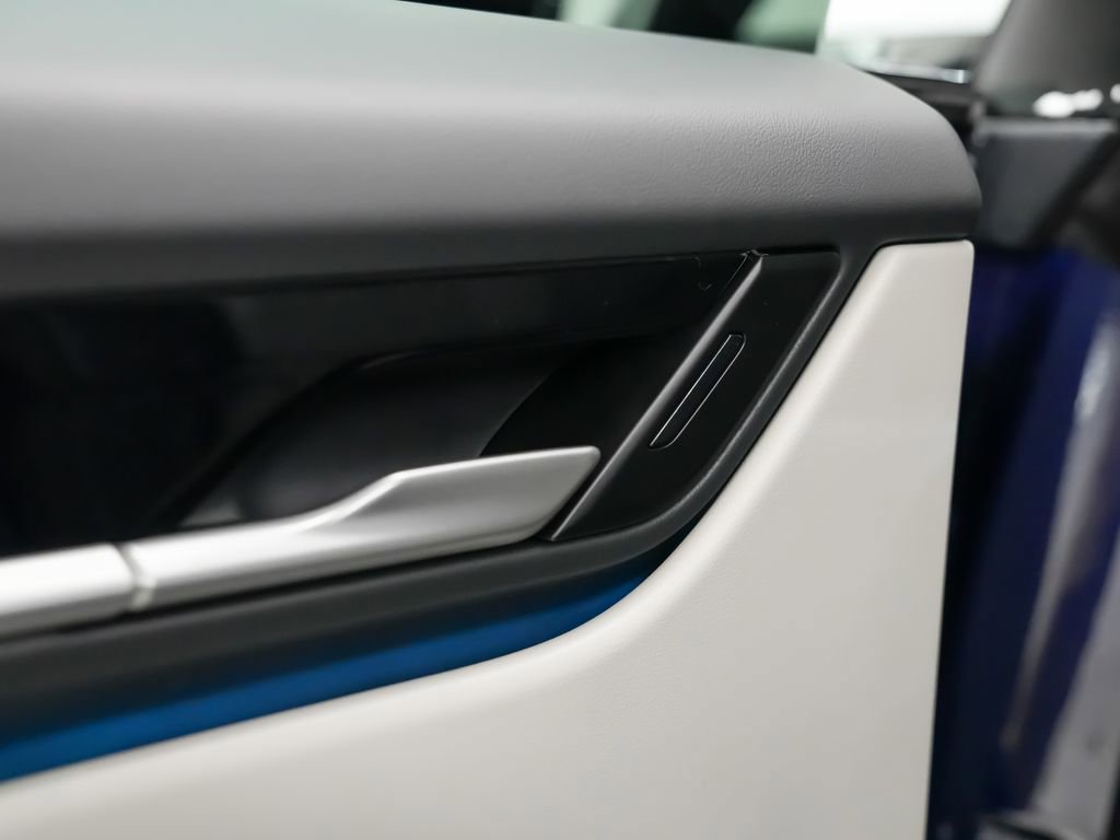 New 2026 Porsche Macan 4 Electric image 15