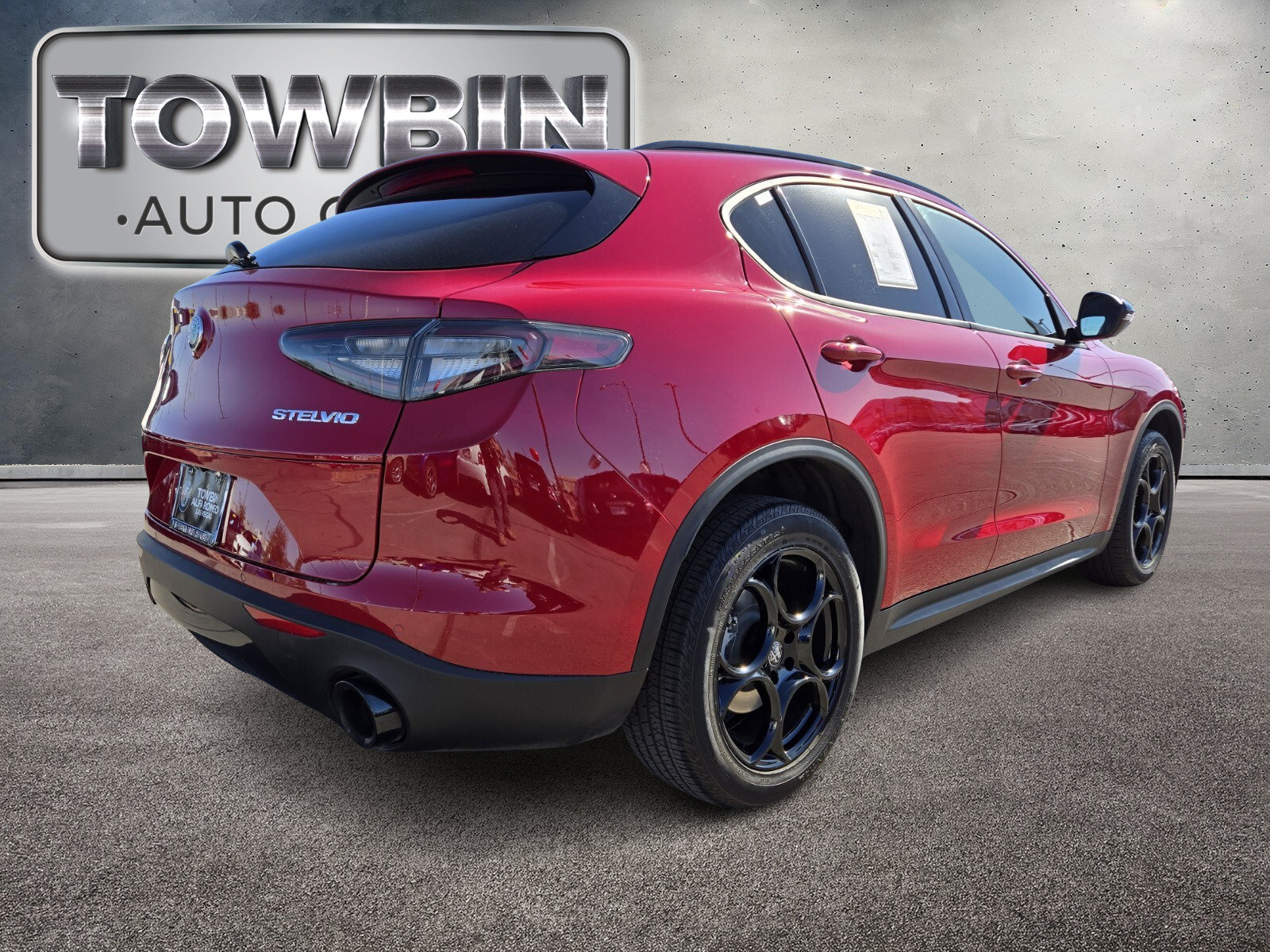 Used 2024 Alfa Romeo Stelvio Sprint AWD/4WD image 4