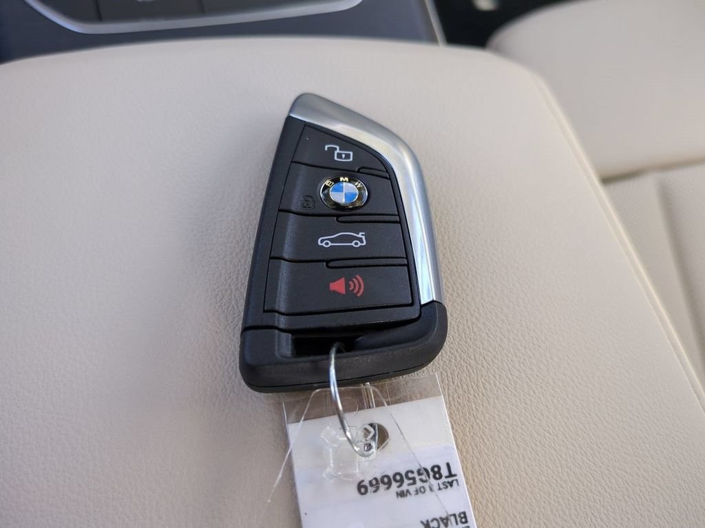 New 2026 BMW 330i Sedan RWD image 29