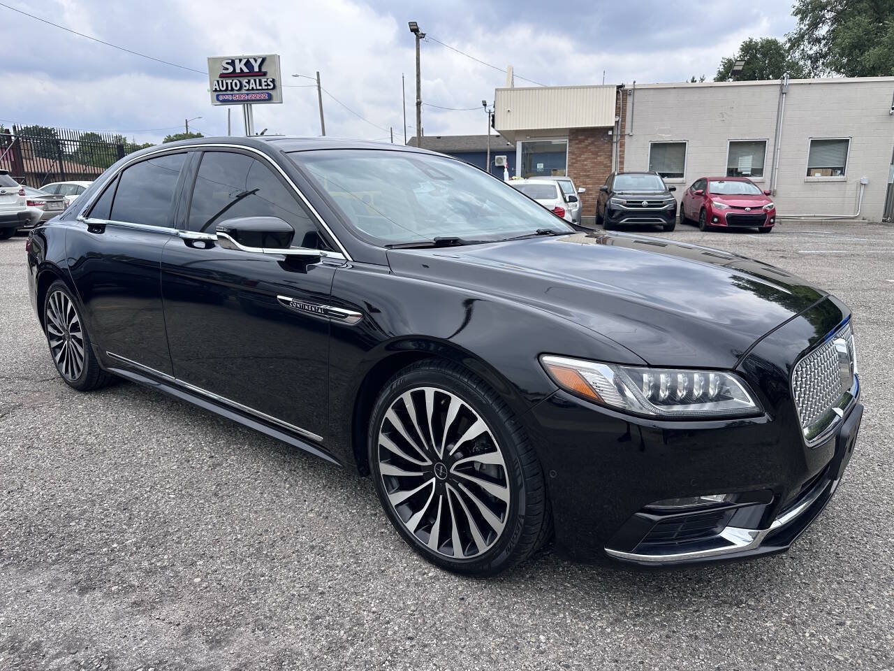 Used 2017 Lincoln Continental Black Label w/ Technology Package AWD/4WD image 3