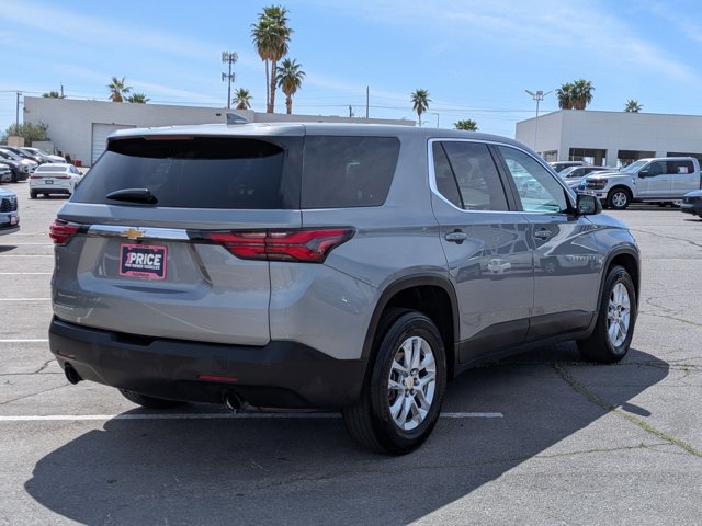 Used 2023 Chevrolet Traverse LS image 5