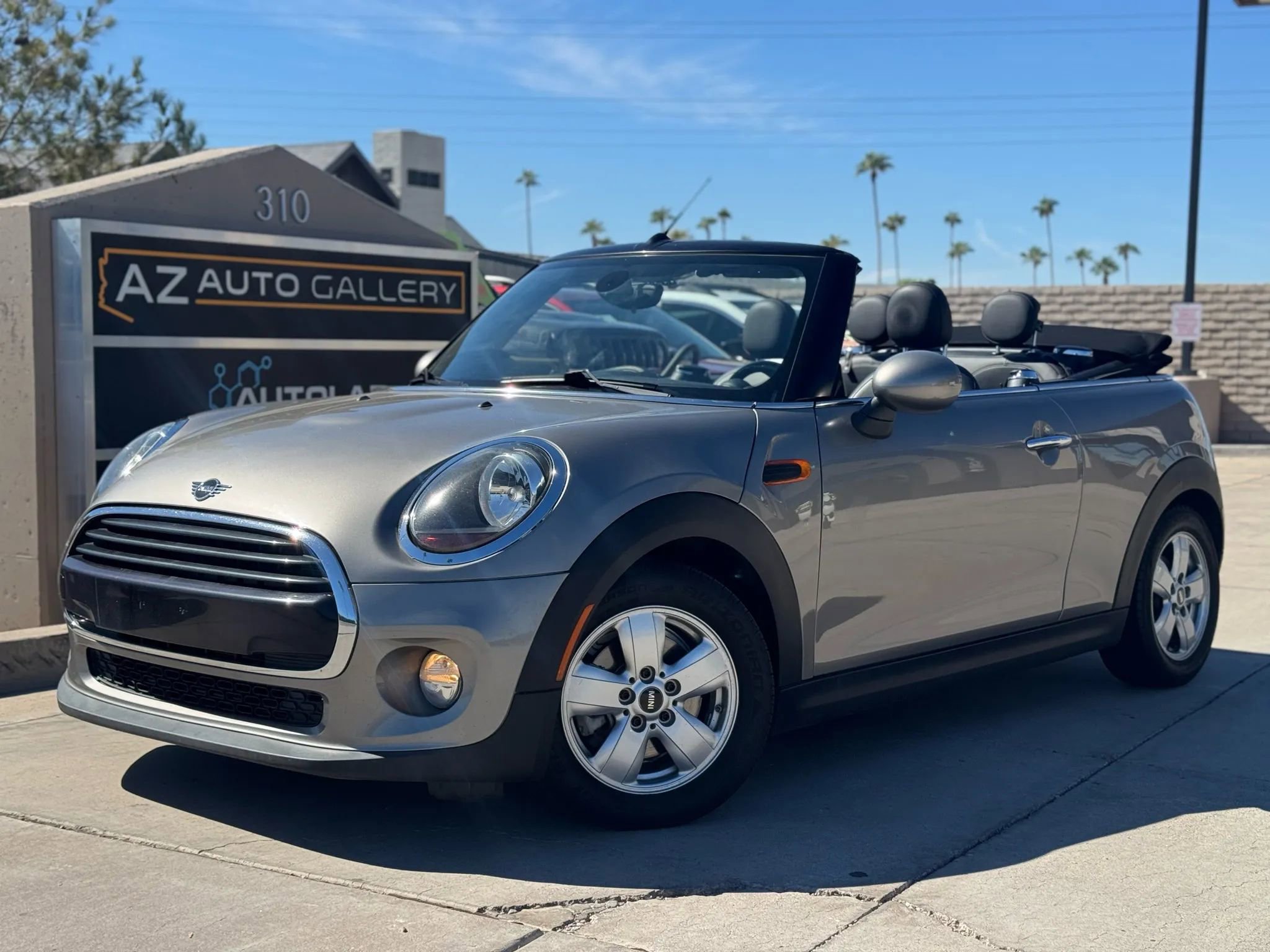 Used 2019 MINI Cooper Convertible image 1