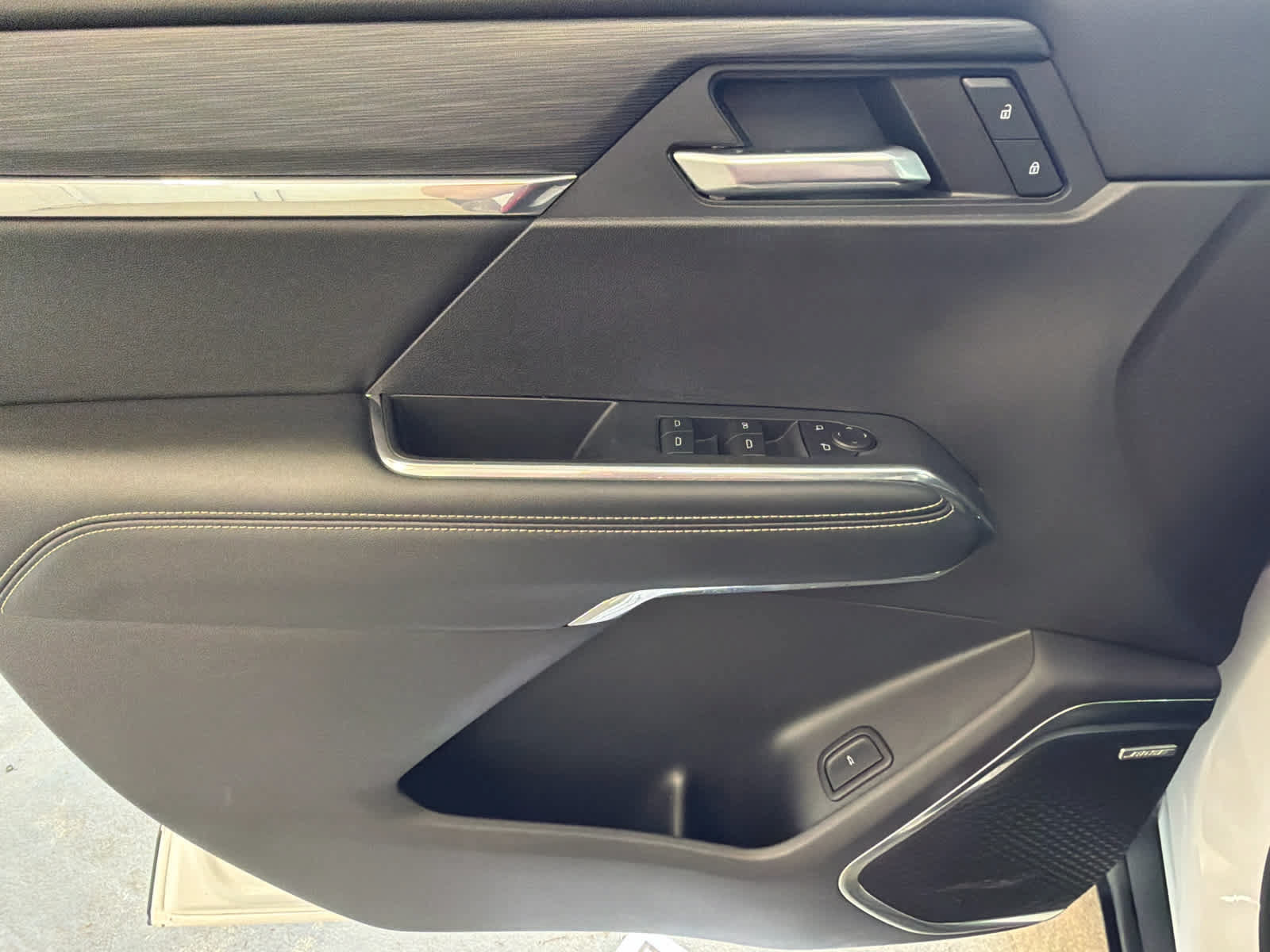 Used 2025 GMC Acadia Elevation FWD image 21