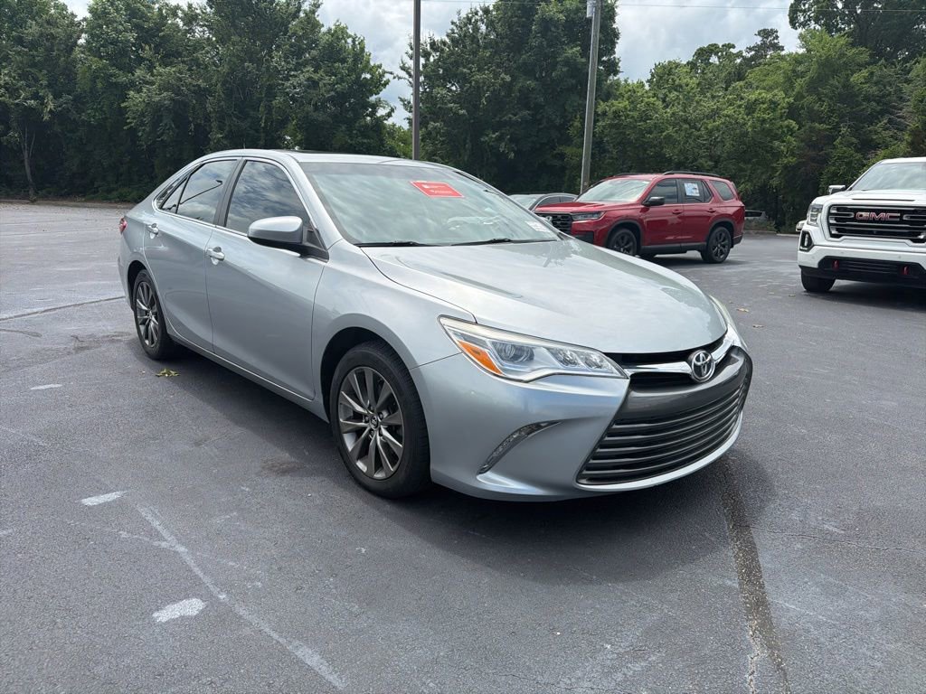 Used 2015 Toyota Camry XLE FWD image 3