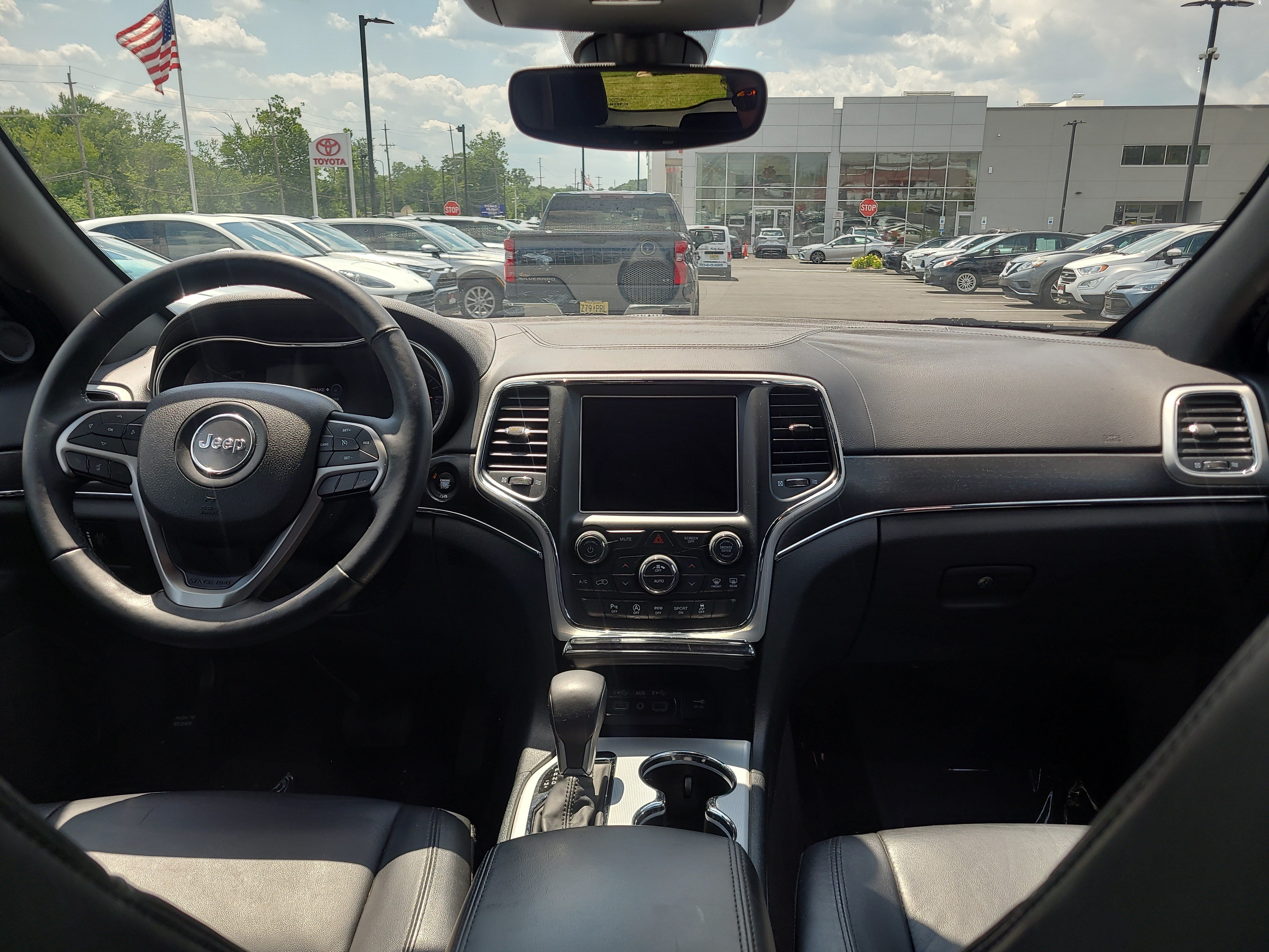 Used 2018 Jeep Grand Cherokee Limited AWD/4WD image 18