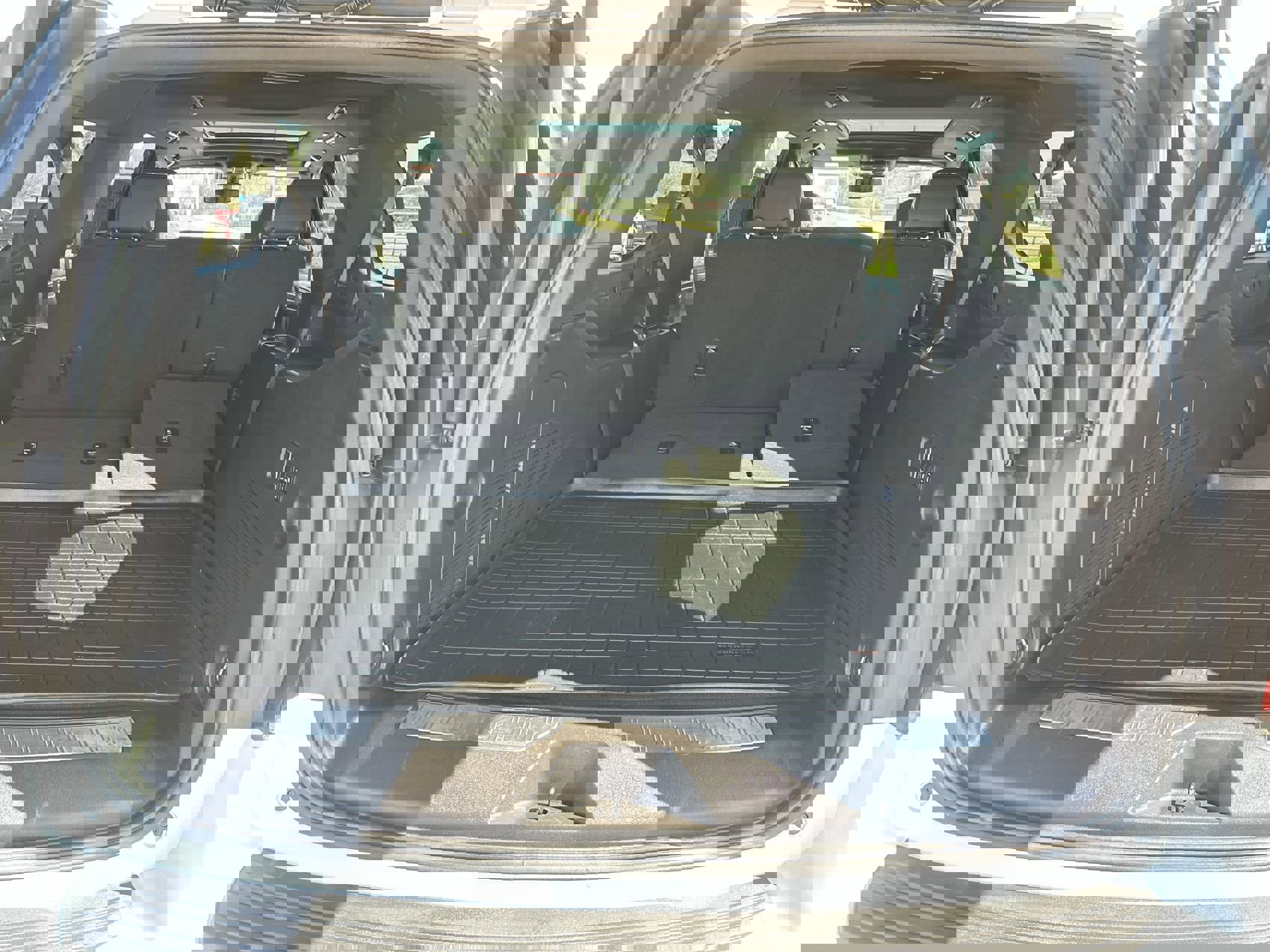 Used 2021 Chevrolet Suburban Z71 w/ Z71 Off-Road Package image 23