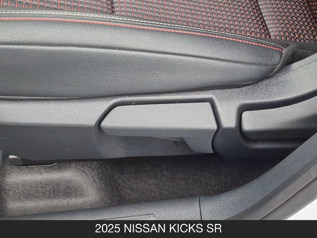 Certified 2025 Nissan Kicks SR FWD image 15