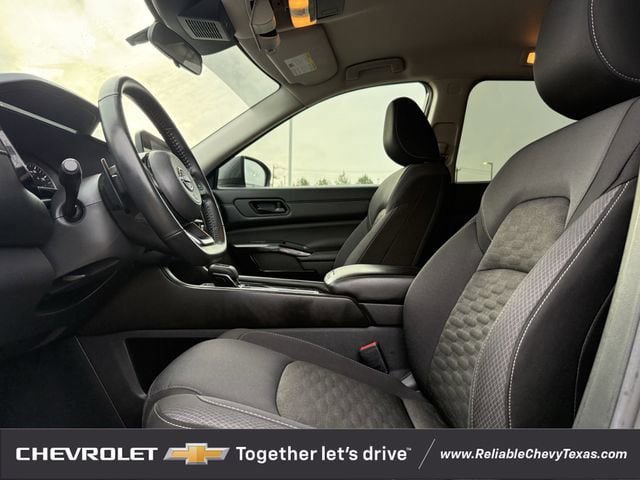 Used 2023 Nissan Pathfinder SV w/ Black Appearance Package FWD image 29