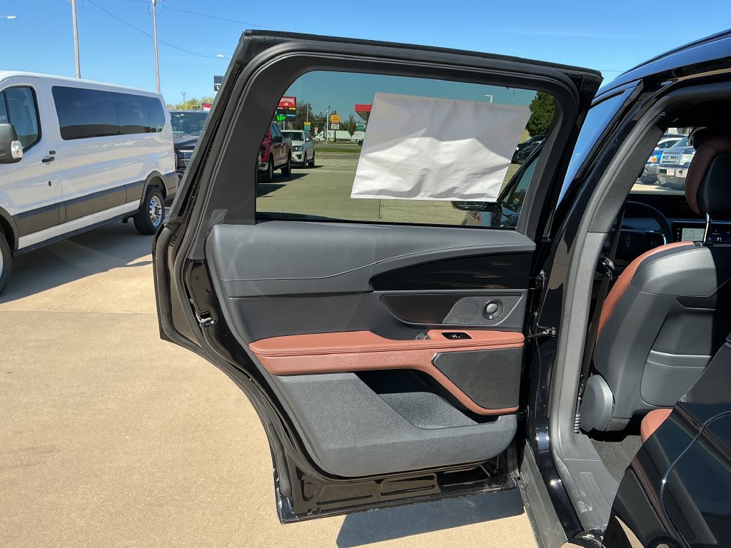 New 2026 Lincoln Nautilus Reserve w/ Jet Appearance Package AWD/4WD image 21