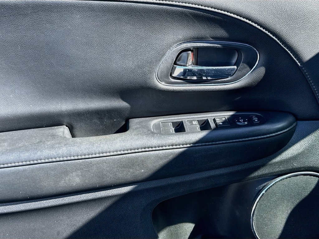 Used 2022 Honda HR-V EX-L image 36