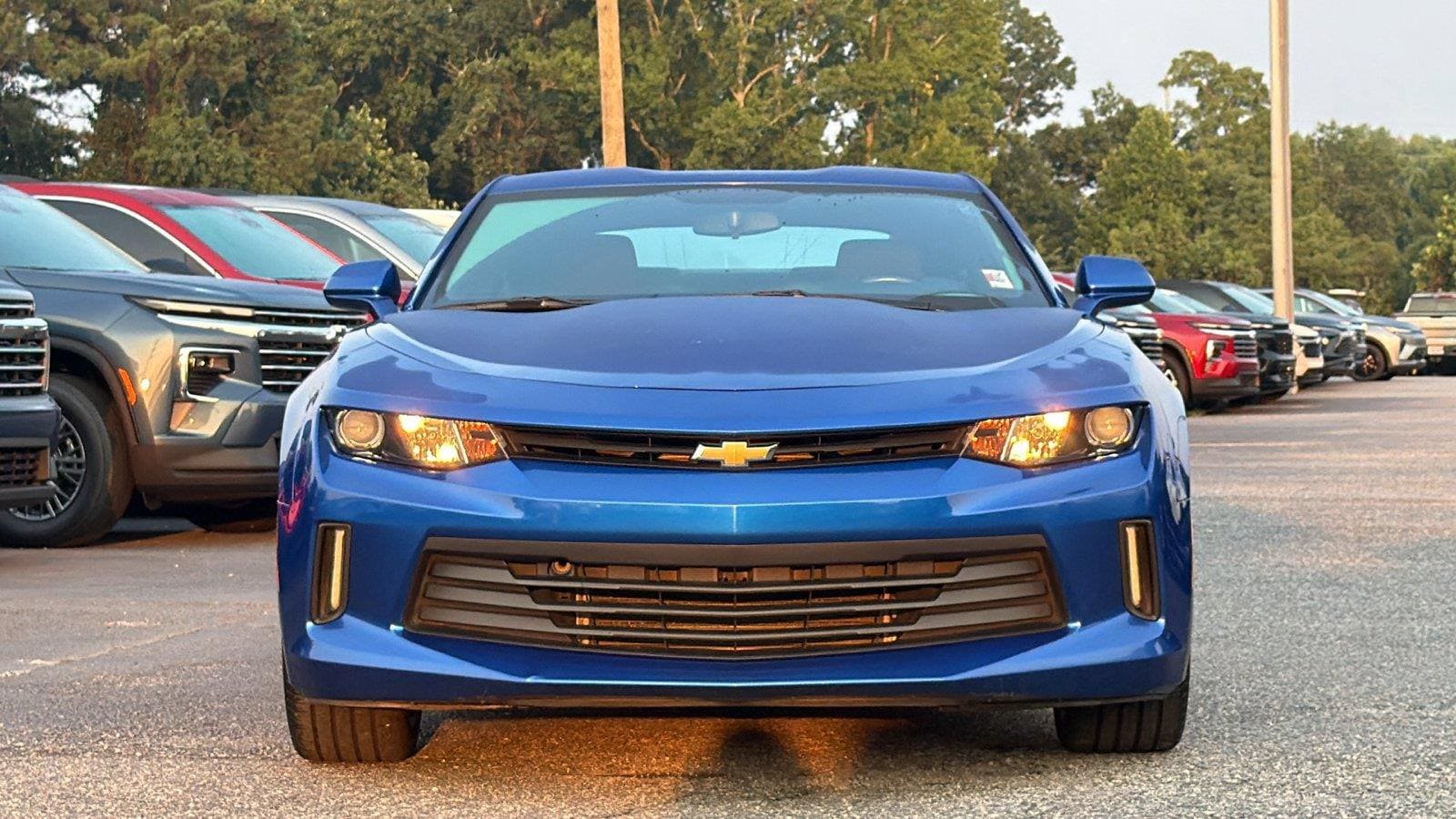 Used 2018 Chevrolet Camaro LT RWD image 2