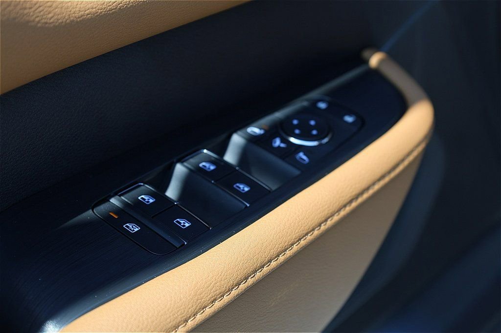 New 2026 Nissan Armada SL w/ Captain's Chari Seat Package image 17