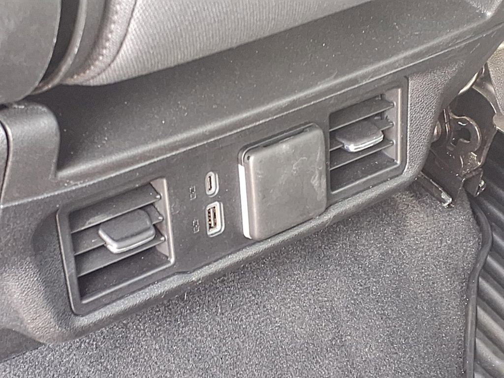 Used 2025 GMC Sierra 1500 SLE image 21