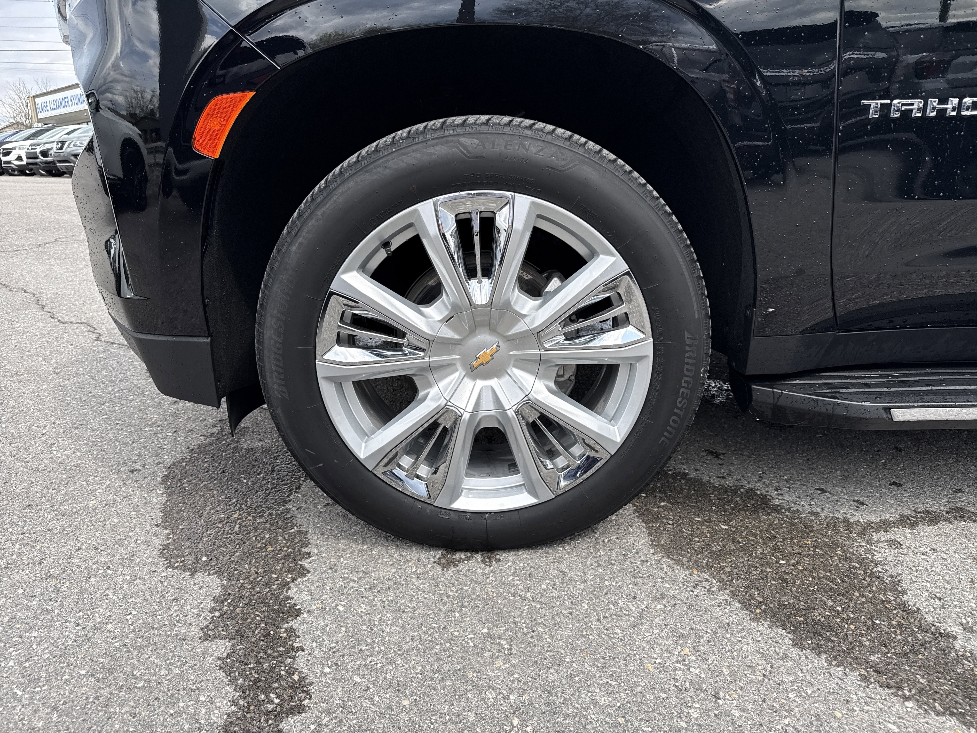 Used 2023 Chevrolet Tahoe High Country AWD/4WD image 11