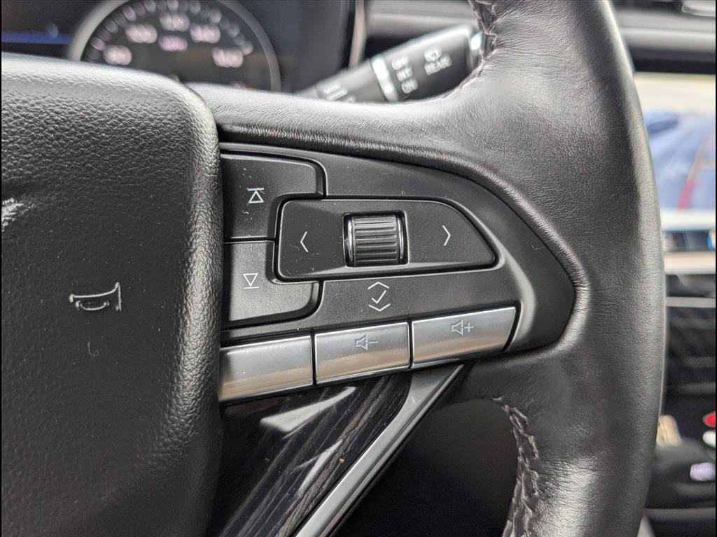 Used 2024 Cadillac XT6 Premium Luxury w/ Technology Package image 21