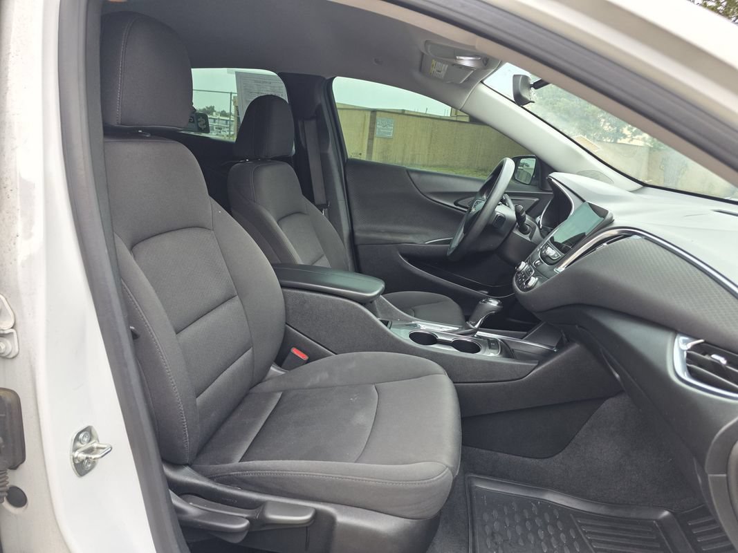 Used 2020 Chevrolet Malibu LT FWD image 22