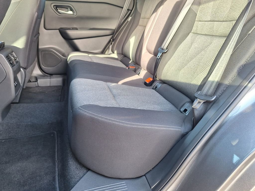 Certified 2025 Nissan Rogue SV image 20