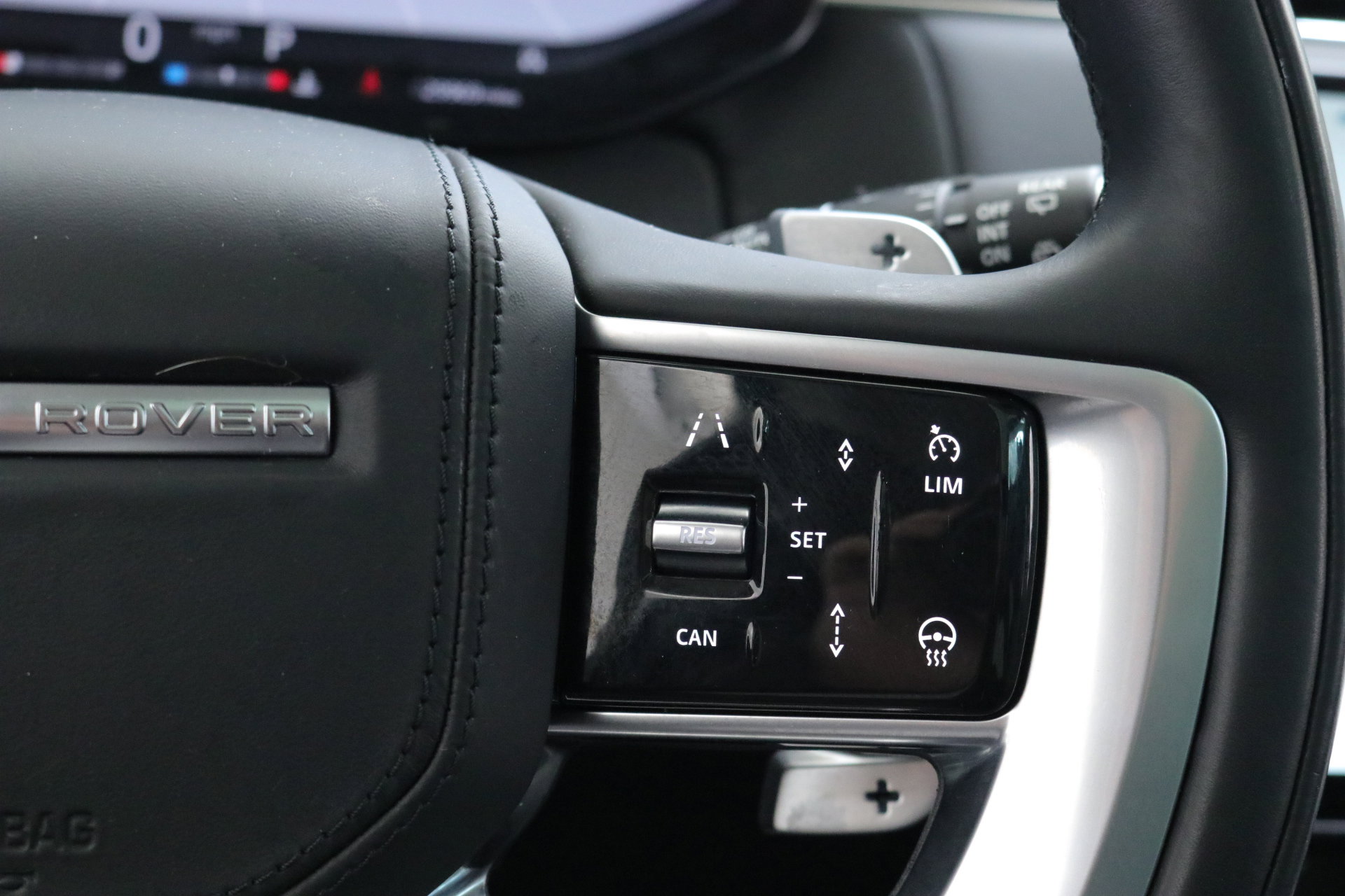 Used 2023 Land Rover Range Rover SE image 14