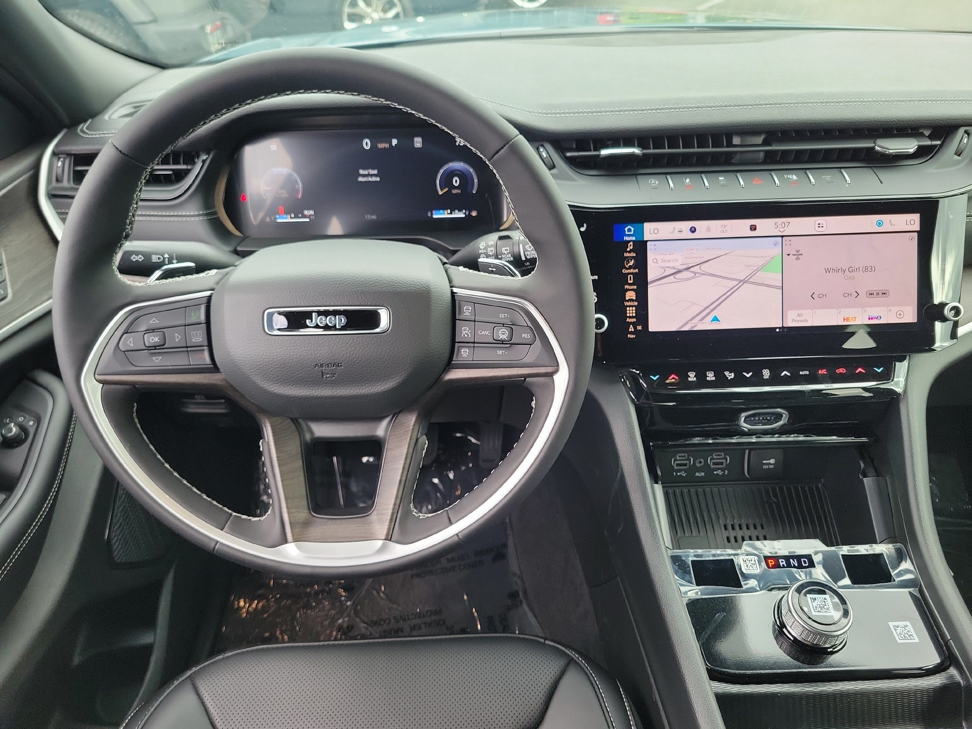 New 2026 Jeep Grand Cherokee Limited w/ Luxury Tech Group II RWD image 4