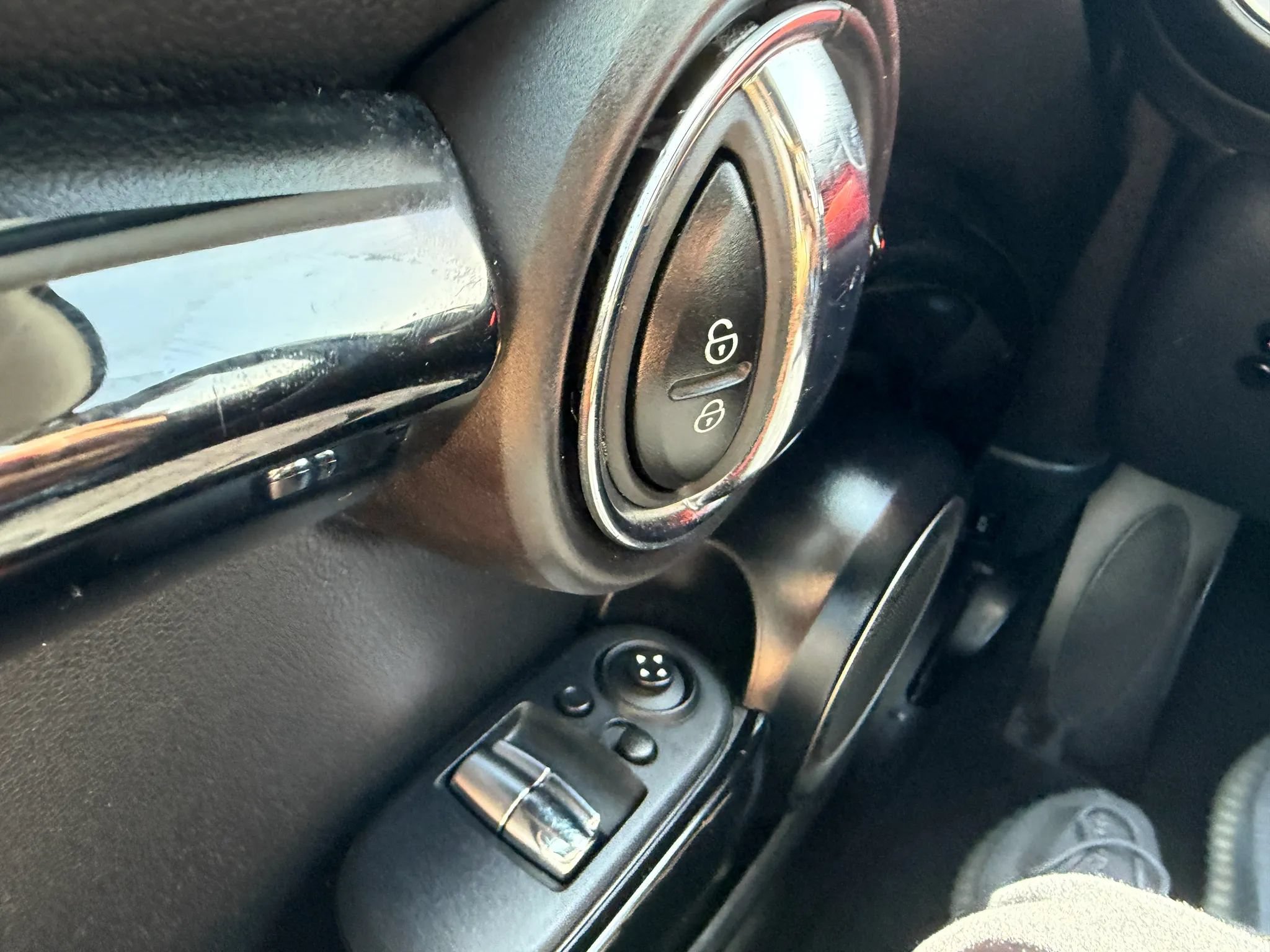Used 2015 MINI Cooper S FWD image 27