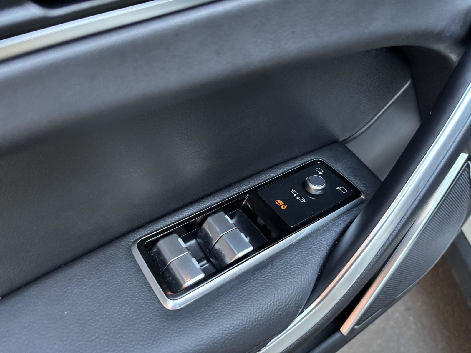 Used 2023 Jaguar F-PACE S image 10