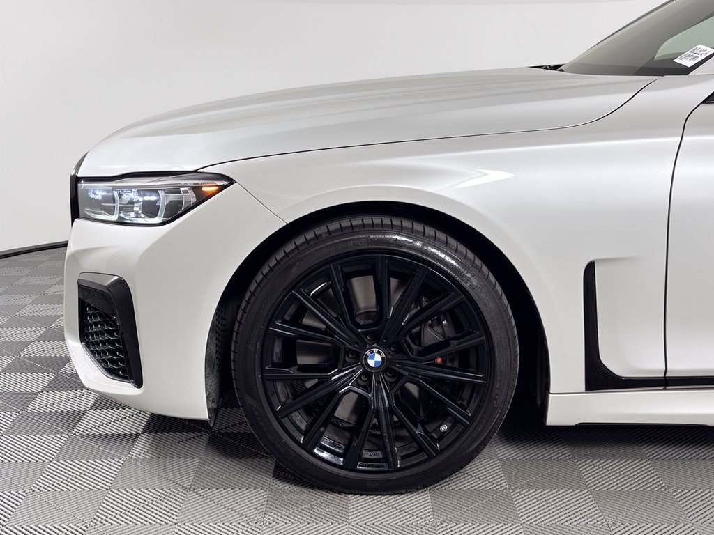 Used 2022 BMW 750i xDrive w/ Luxury Rear Seating Package AWD/4WD image 13