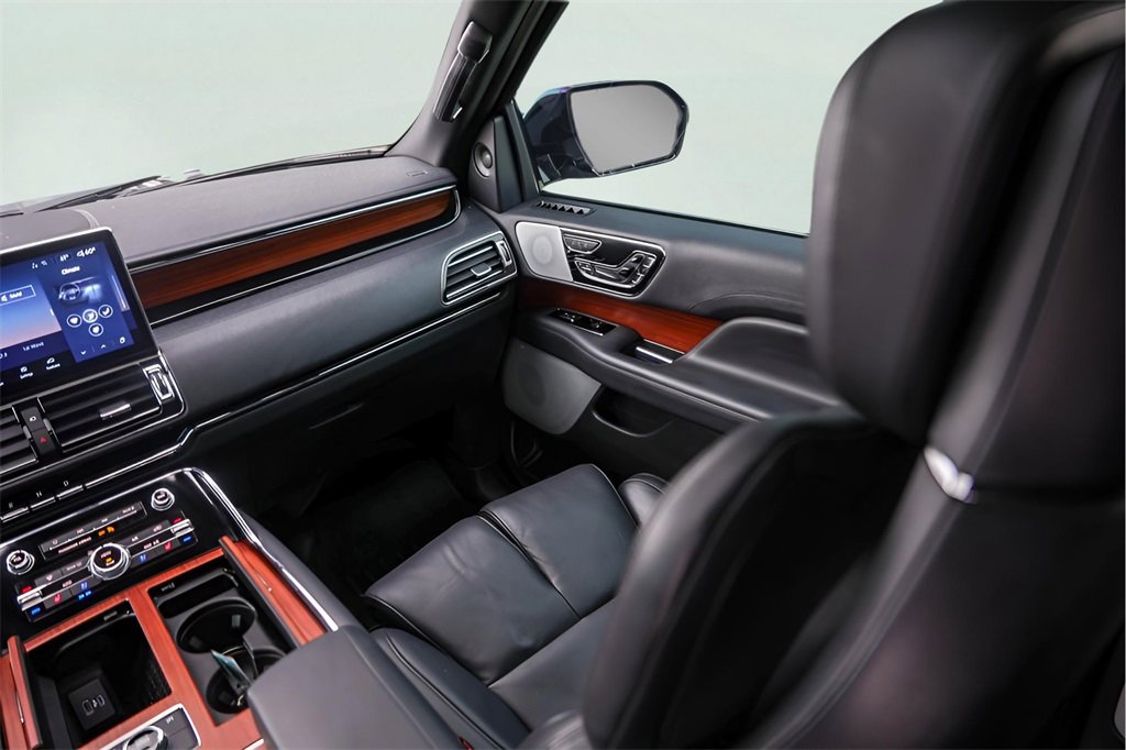 Used 2024 Lincoln Navigator L Reserve image 33