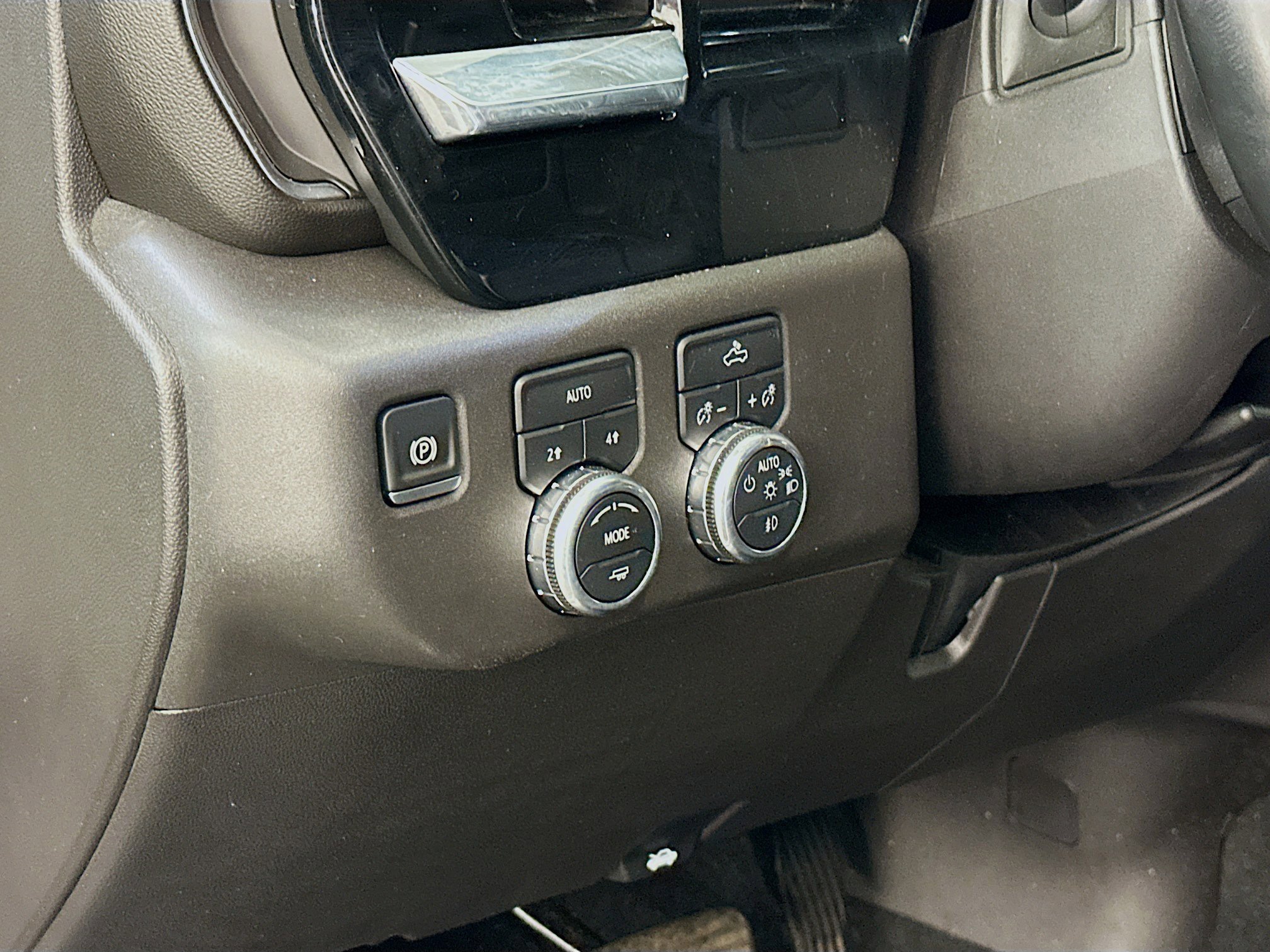 Used 2024 GMC Sierra 1500 Elevation image 17
