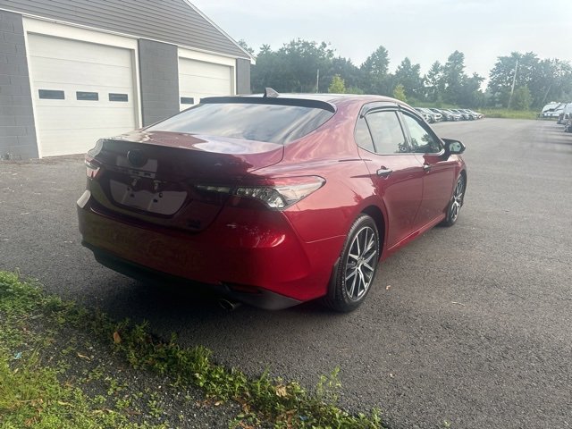 Used 2022 Toyota Camry XLE image 6