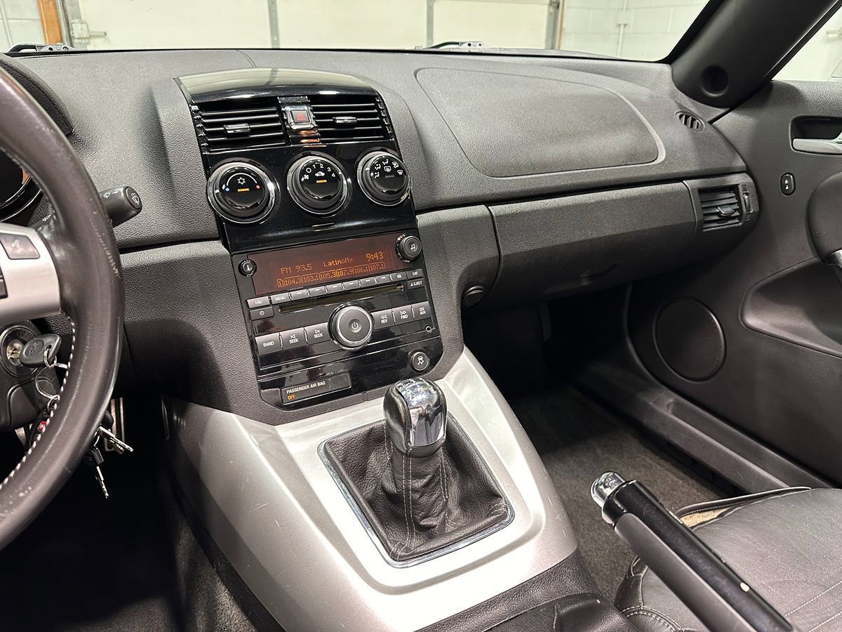 Used 2008 Saturn Sky Red Line RWD image 19