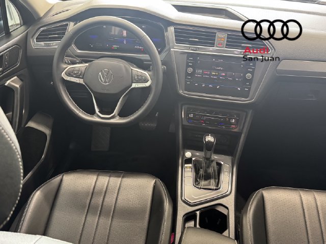 Used 2023 Volkswagen Tiguan SE FWD image 28