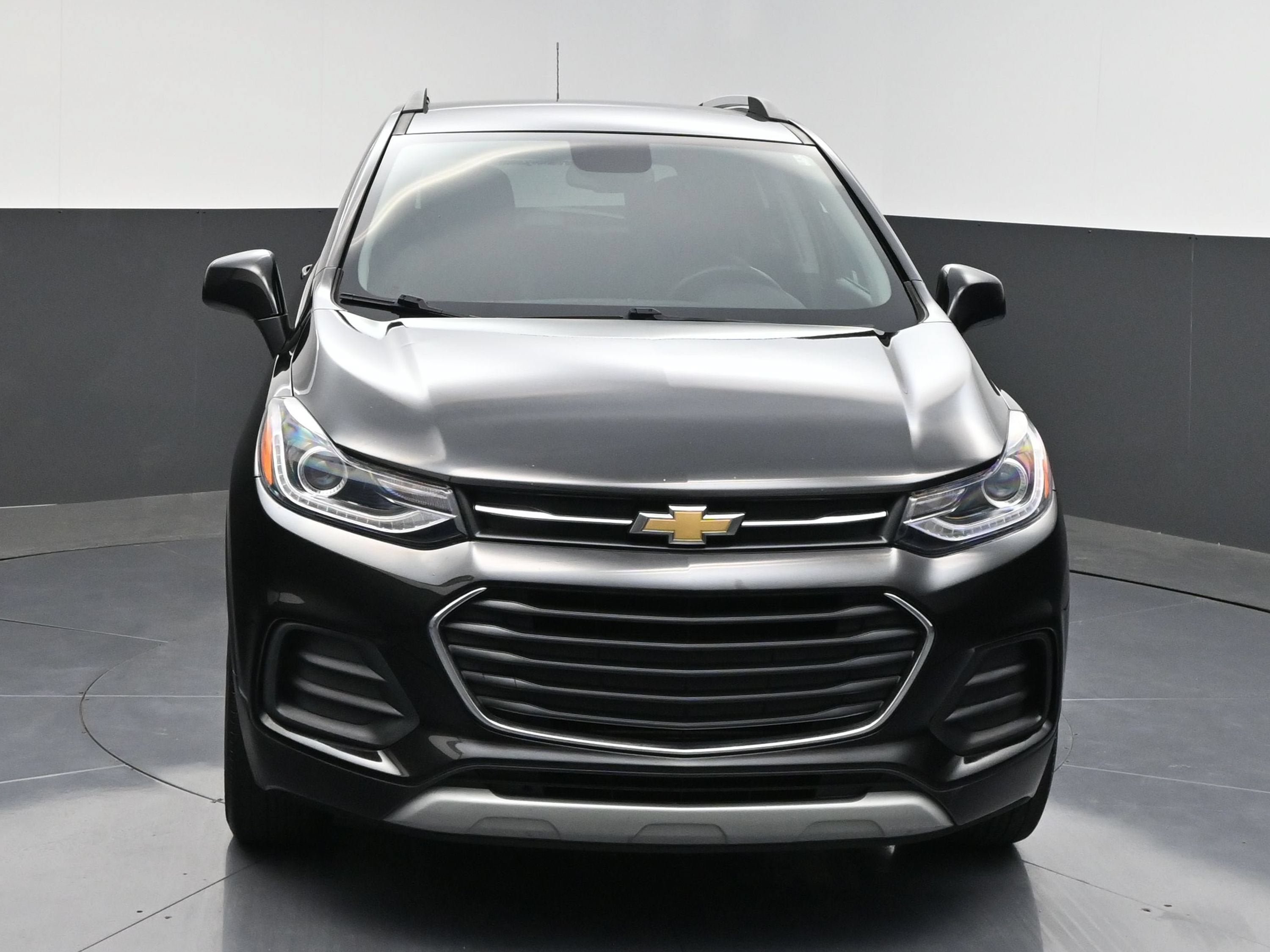 Used 2021 Chevrolet Trax LT w/ Driver Confidence Package AWD/4WD image 2