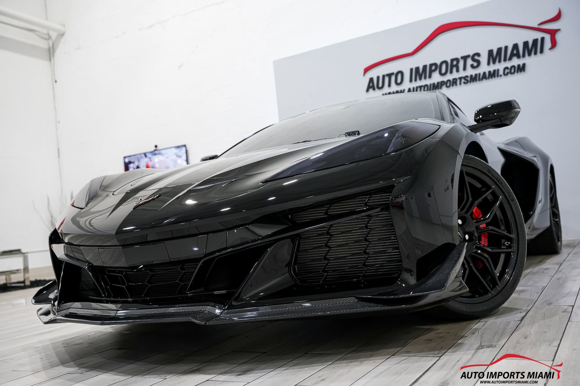 Used 2025 Chevrolet Corvette Z06 RWD image 2