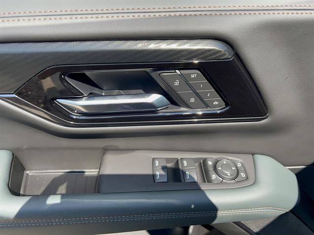 New 2026 GMC Yukon AT4 w/ AT4 Premium Plus Package AWD/4WD image 10
