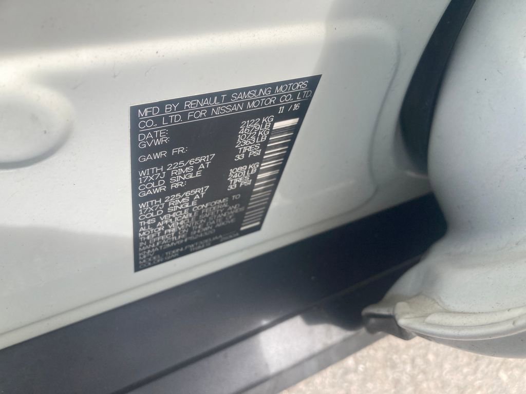 Used 2017 Nissan Rogue S w/ S Appearance Package AWD/4WD image 39