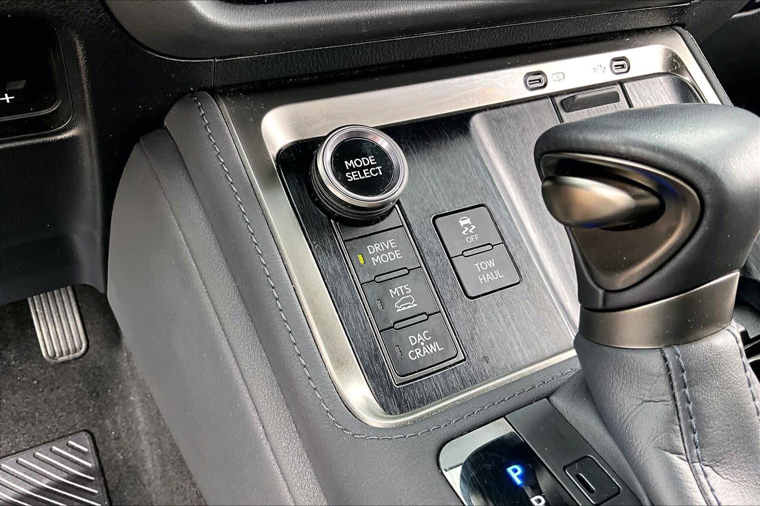 Used 2024 Lexus GX 550 AWD/4WD image 32