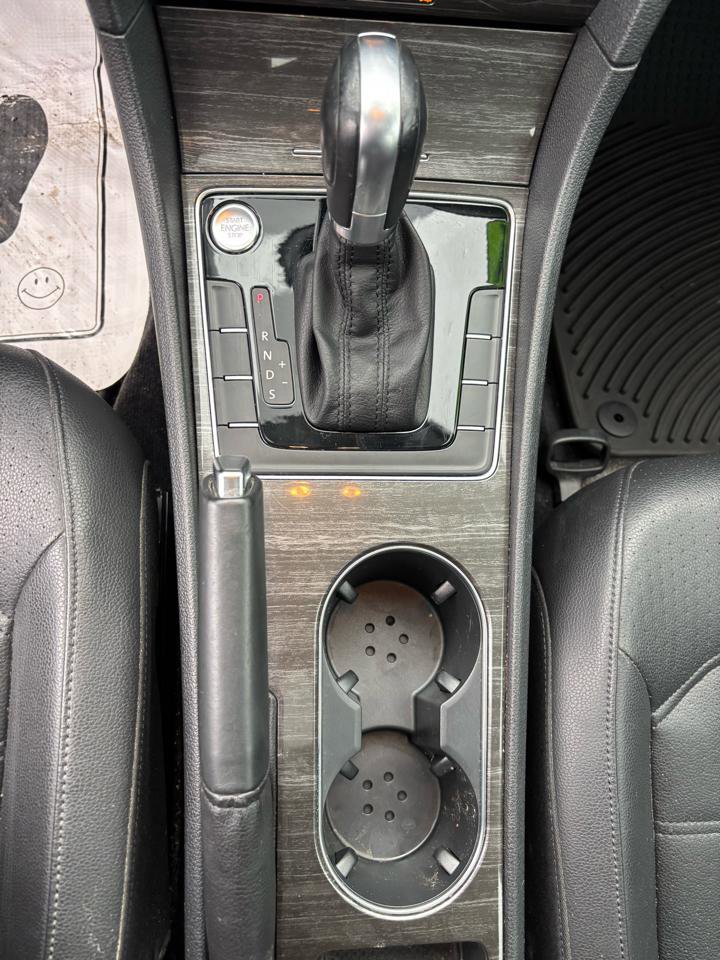 Used 2017 Volkswagen Passat 1.8T SE image 11