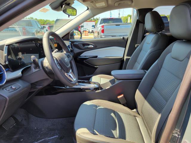 New 2026 Chevrolet Trax LT w/ Midnight Edition FWD image 8