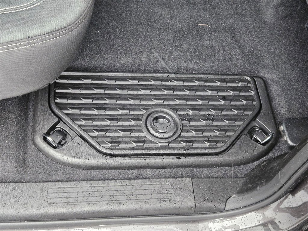 New 2026 RAM 1500 4x4 Crew Cab image 33