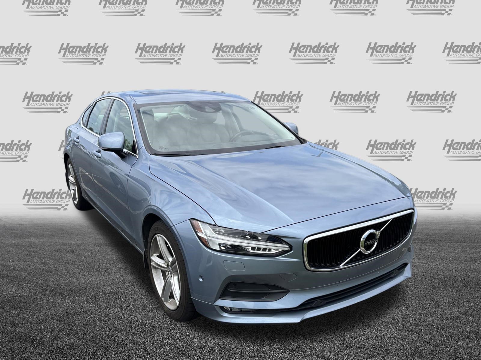 Used 2017 Volvo S90 T5 Momentum w/ Convenience Package FWD image 2