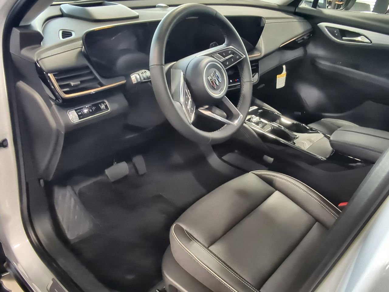 Used 2025 Buick Envision Avenir AWD/4WD image 10