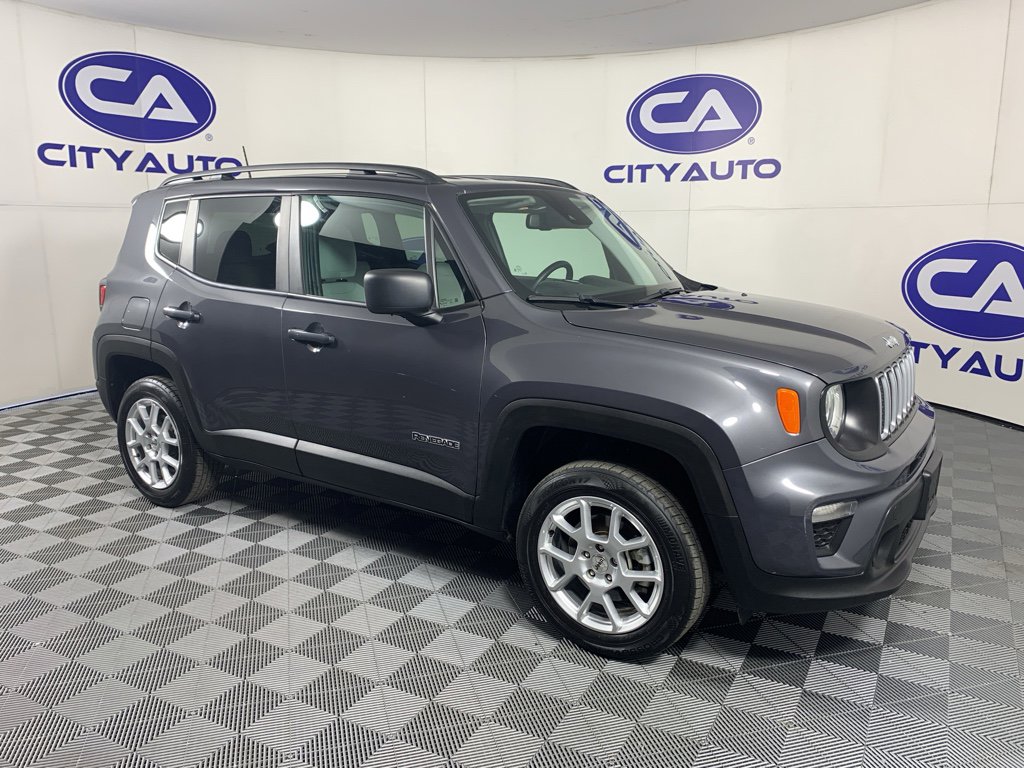 Used 2022 Jeep Renegade Latitude w/ Convenience Group AWD/4WD image 1