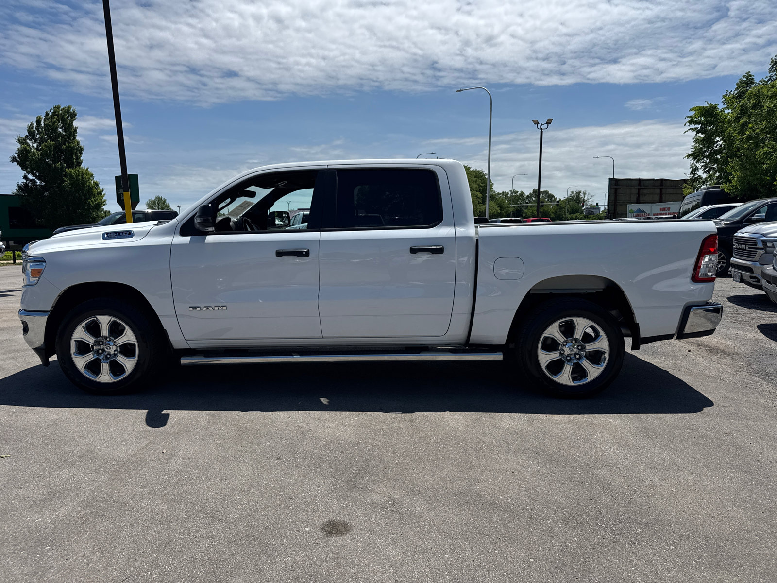 Used 2023 RAM 1500 Big Horn AWD/4WD image 3
