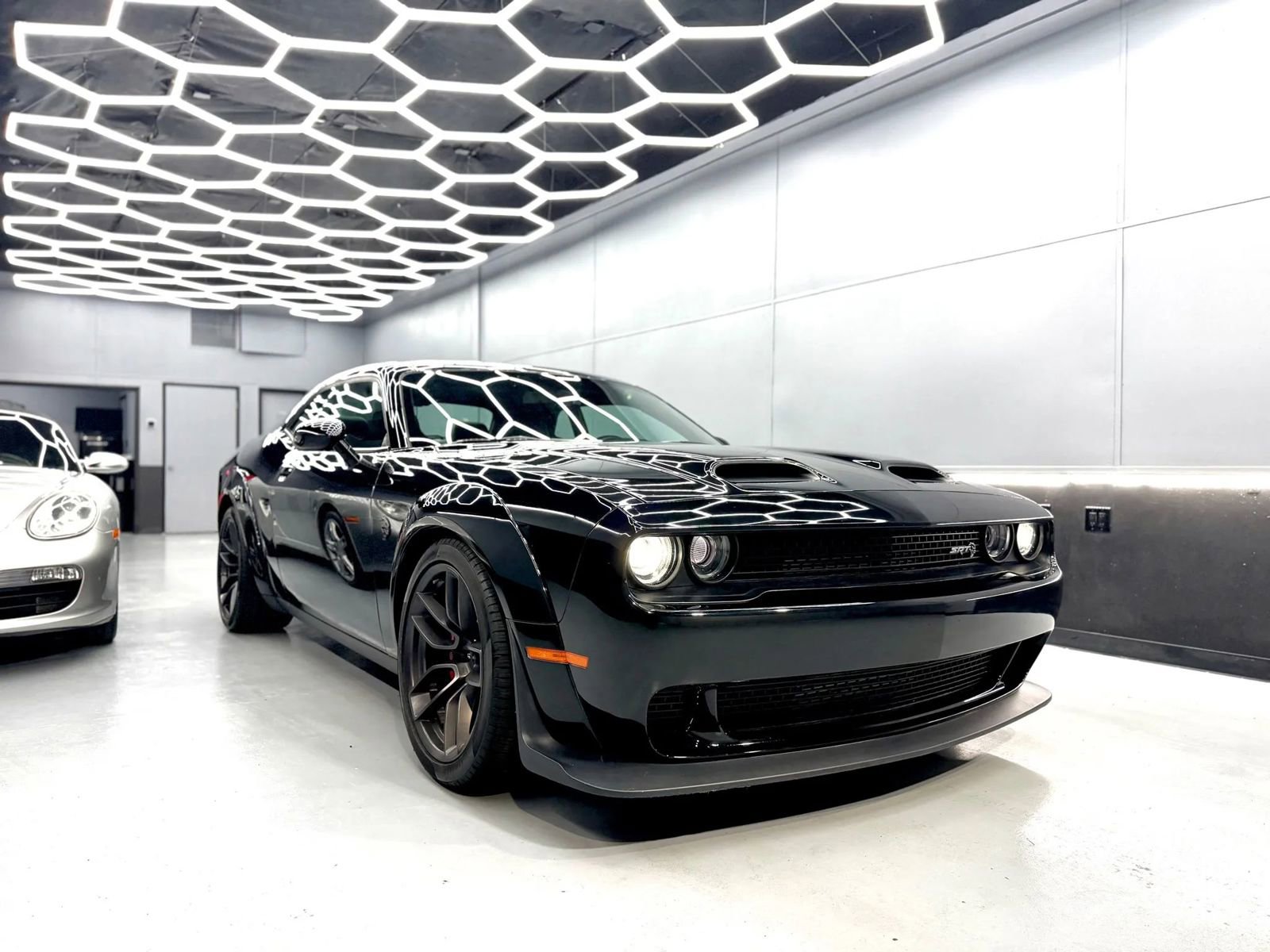 Used 2019 Dodge Challenger SRT Hellcat Redeye image 6
