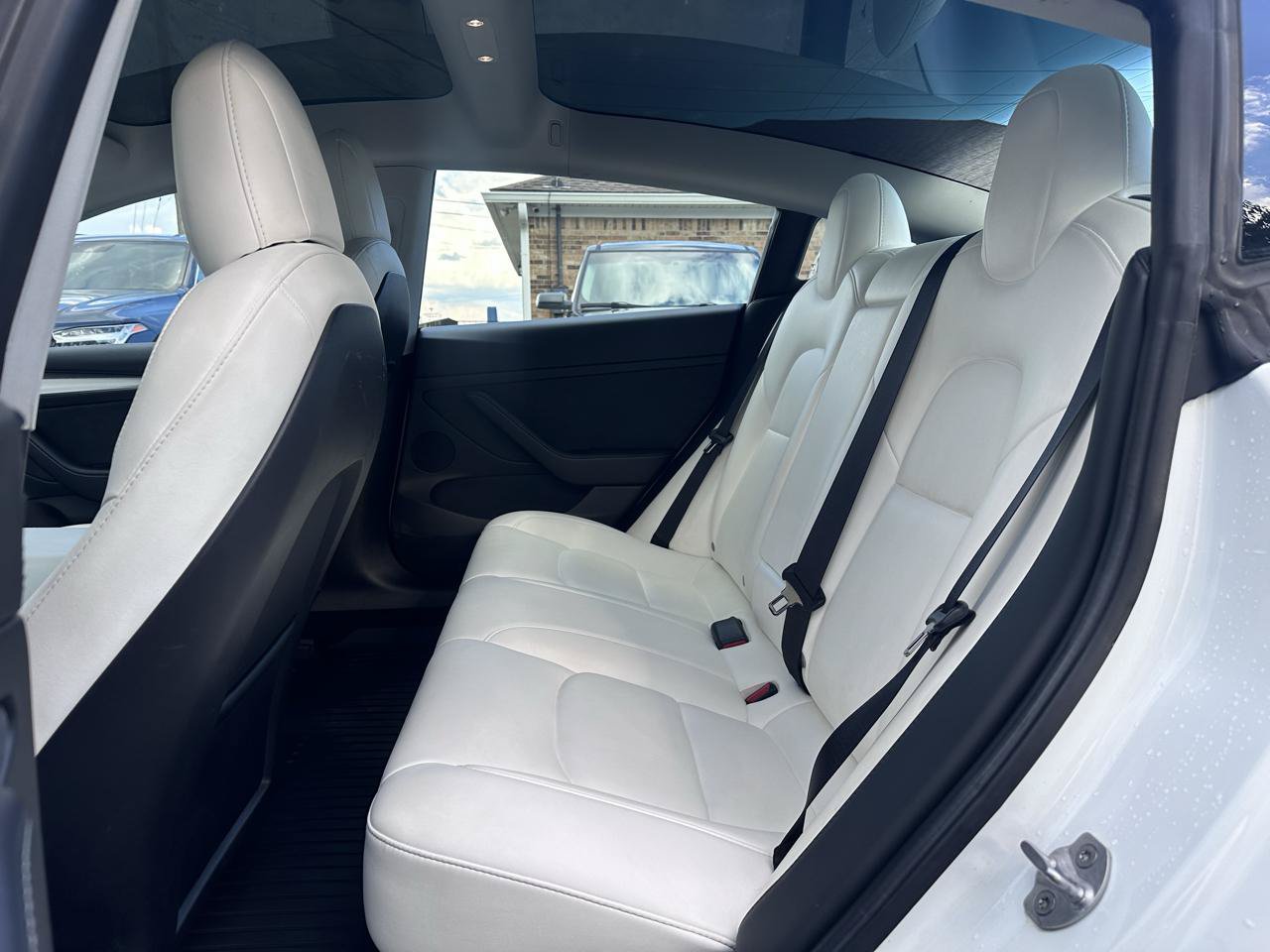 Used 2022 Tesla Model 3 Long Range AWD/4WD image 27