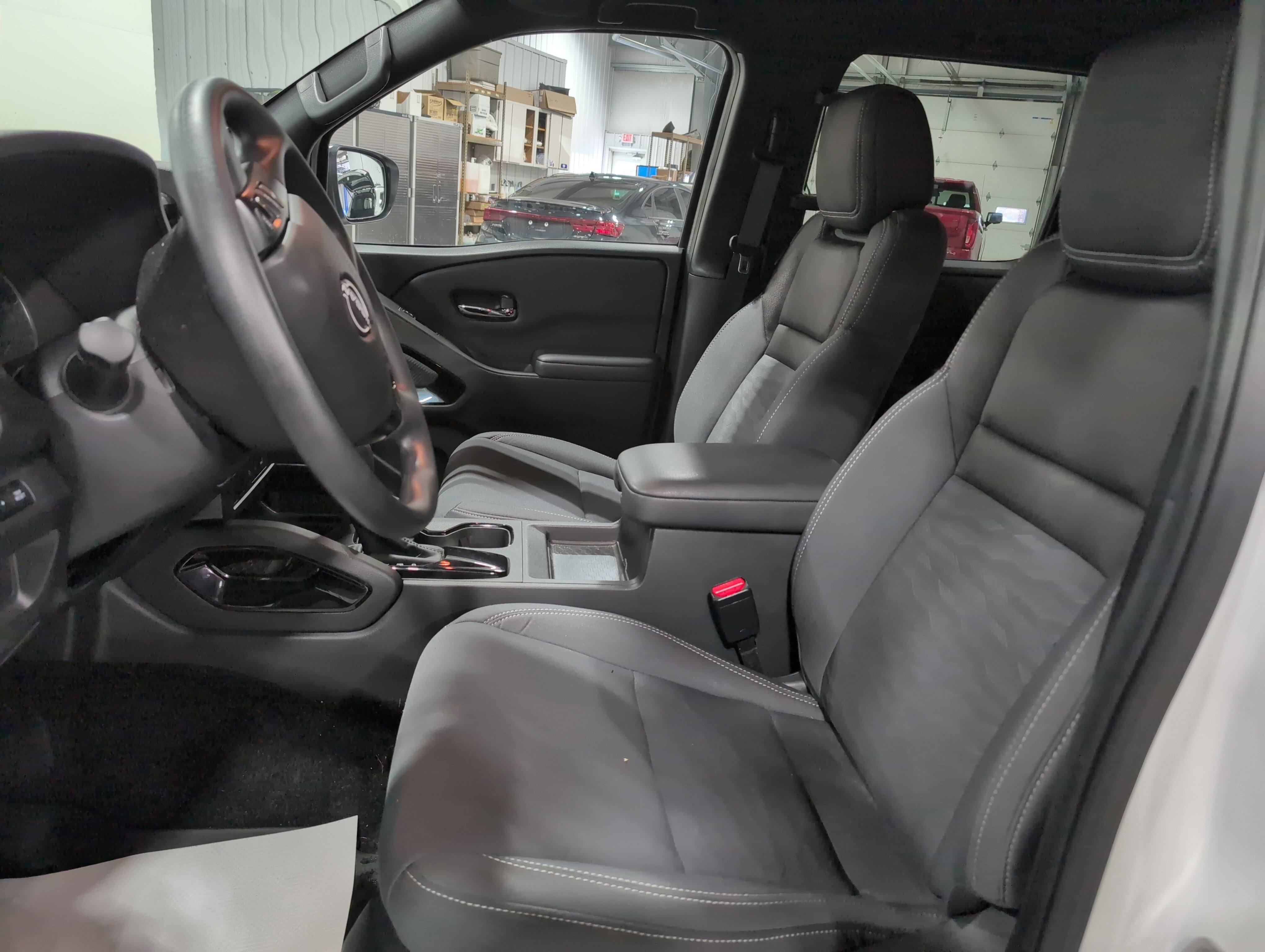 Used 2023 Nissan Frontier SV w/ Midnight Edition Package image 10