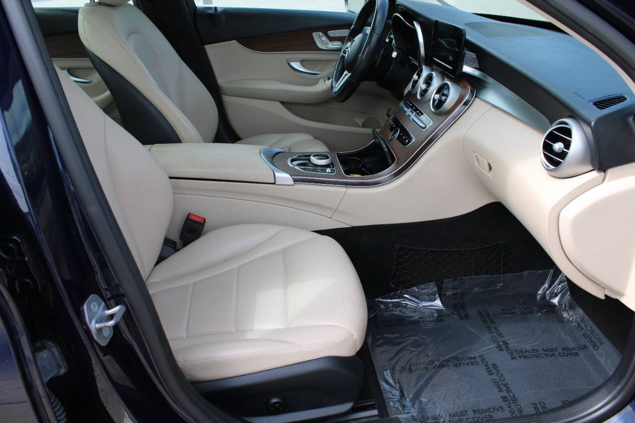 Used 2019 Mercedes-Benz C 300 4MATIC Sedan image 9